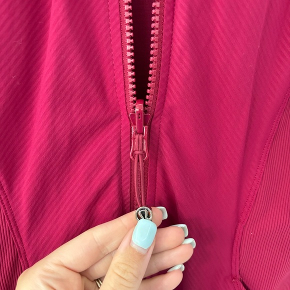 Lululemon In Flux Jacket Reversible Cranberry - Picture 7 of 11